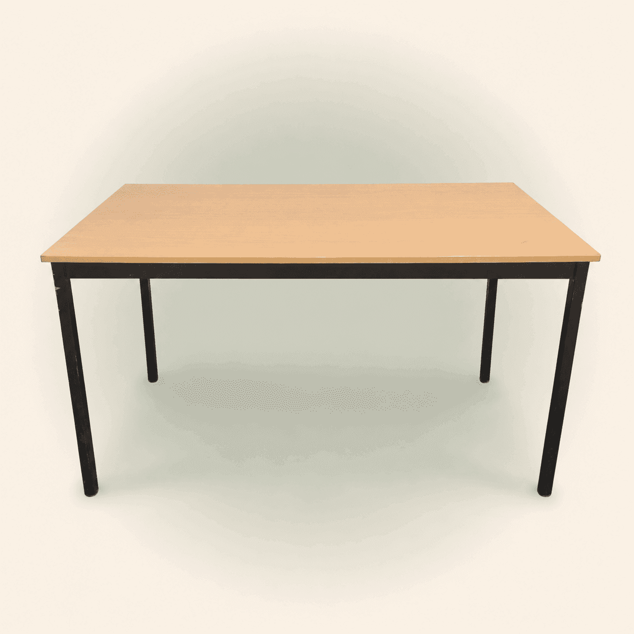 Table 4 pieds carrés couleur chêne - TAB - 003